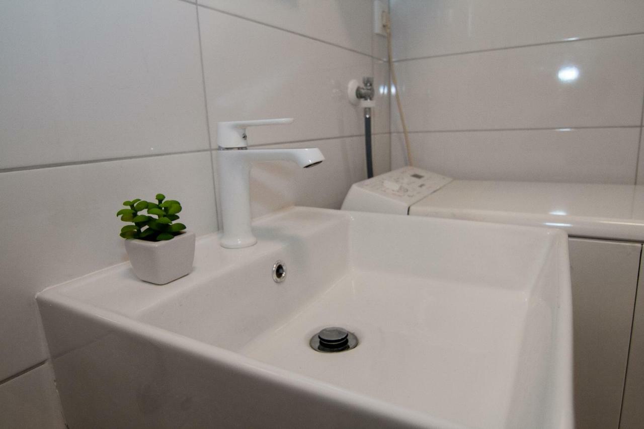 New Renovated Apartment 15 Min From Beach On Foot Pula Extérieur photo