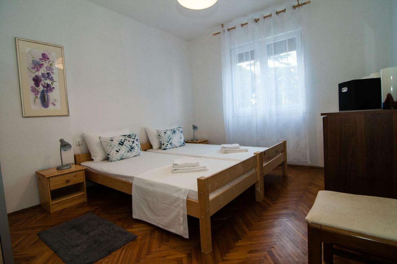 New Renovated Apartment 15 Min From Beach On Foot Pula Extérieur photo