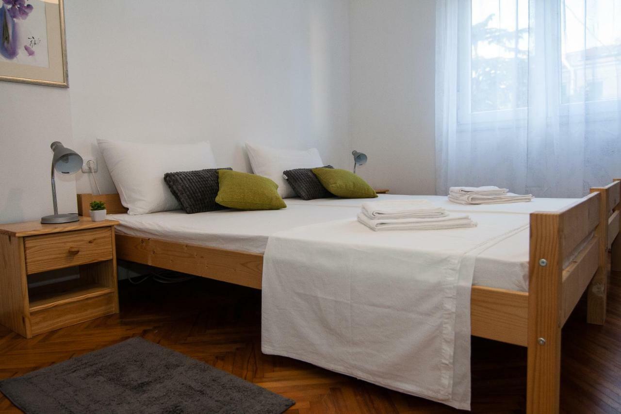 New Renovated Apartment 15 Min From Beach On Foot Pula Extérieur photo