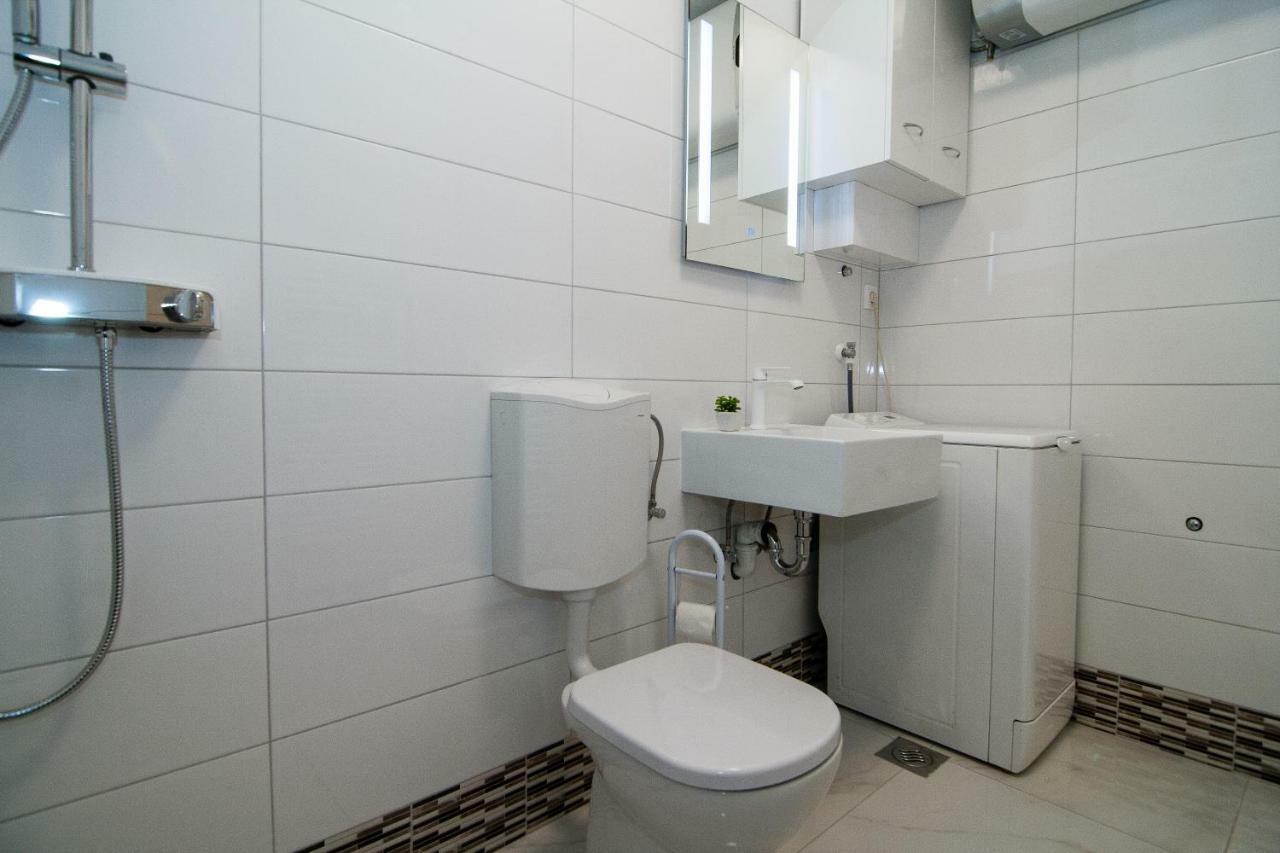 New Renovated Apartment 15 Min From Beach On Foot Pula Extérieur photo