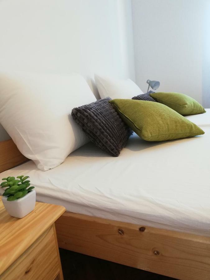 New Renovated Apartment 15 Min From Beach On Foot Pula Extérieur photo
